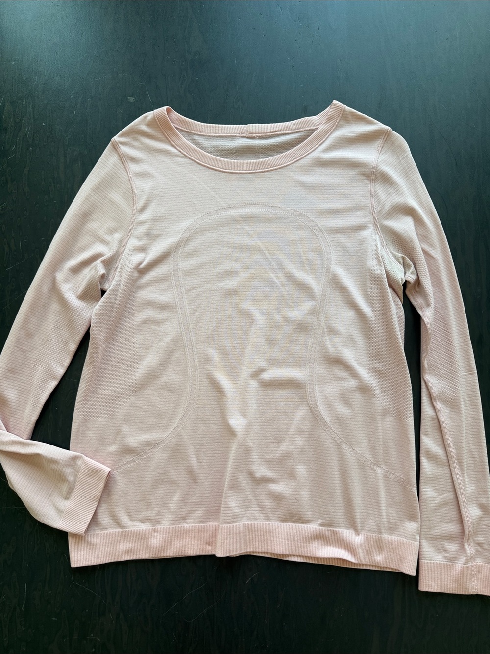 Women’s Lightweight swiftly Long-Sleeve Top in Light Pink